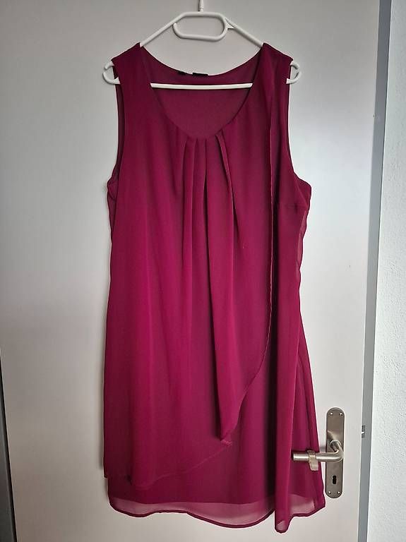 Vestiti: Kleid Bordeauxrot Grösse 44 – Usato da Ballwil venduto da nadiiiih