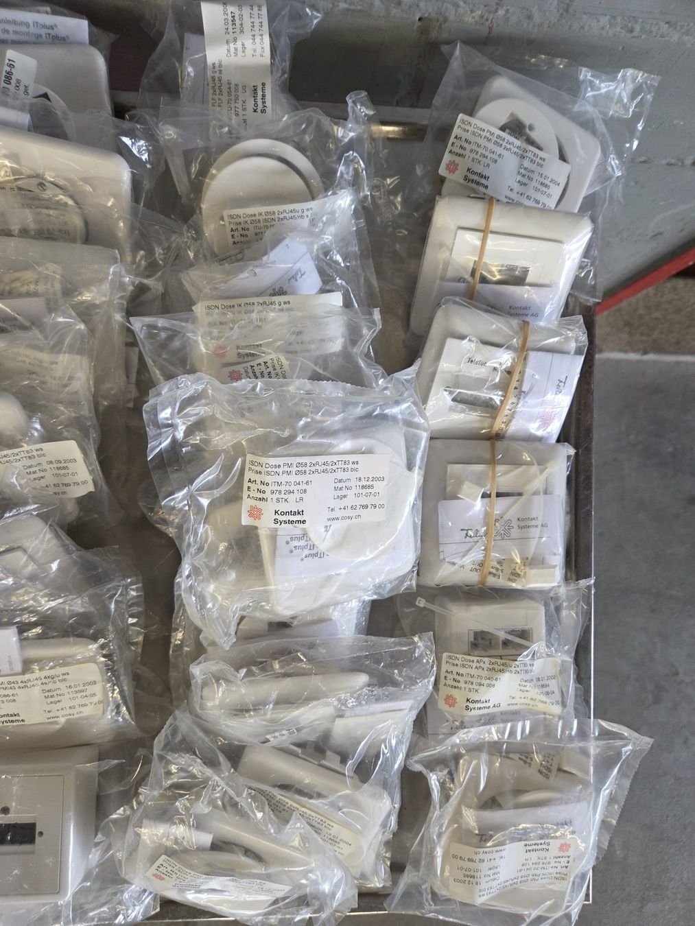 Alimentazione elettrica: ISDN Konvolut – Nuovo e nell'imballaggio originale da Oberhasli venduto da Cortina 3