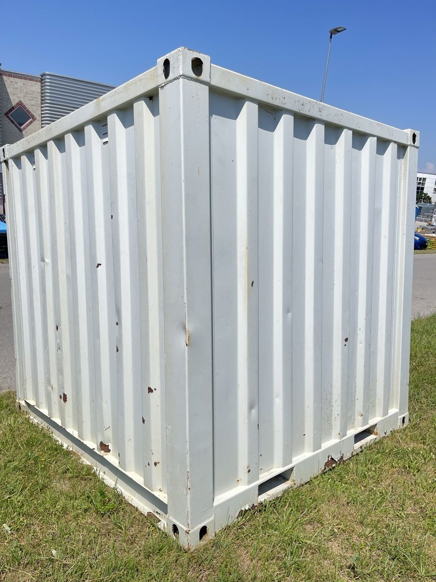 Contenitori edile: Container de stockage 2.5 x 2.20 avec les étagères  – Usato da Romont FR venduto da Sui_d_m2026 6