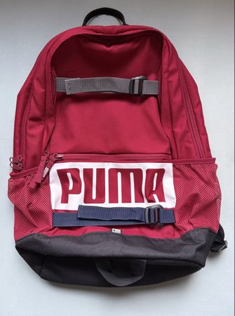 Puma Rucksack in Dunkelrot, gut erhalten