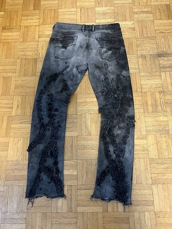 Distdressed jeans