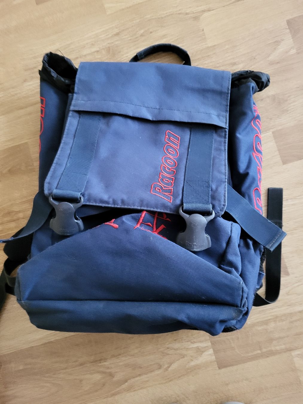 Racoon Zaini: Blauer Schulrucksack Racoon – Usato da Möriken AG venduto da Vandine