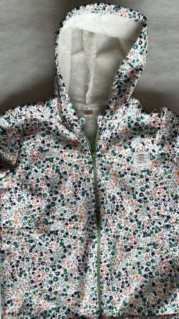 Kinderjacke mit Kapuze geblümt Grösse 130, gebraucht