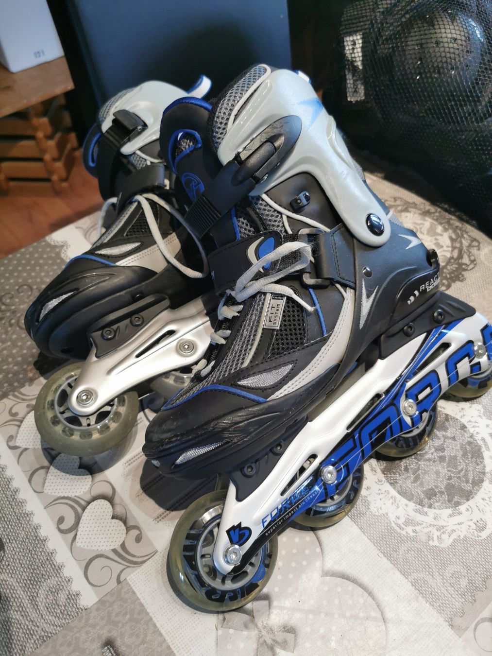 Inline-Skating & Rollschuhe: Rollers pointure 39 – Gebraucht aus Bévilard von Bender