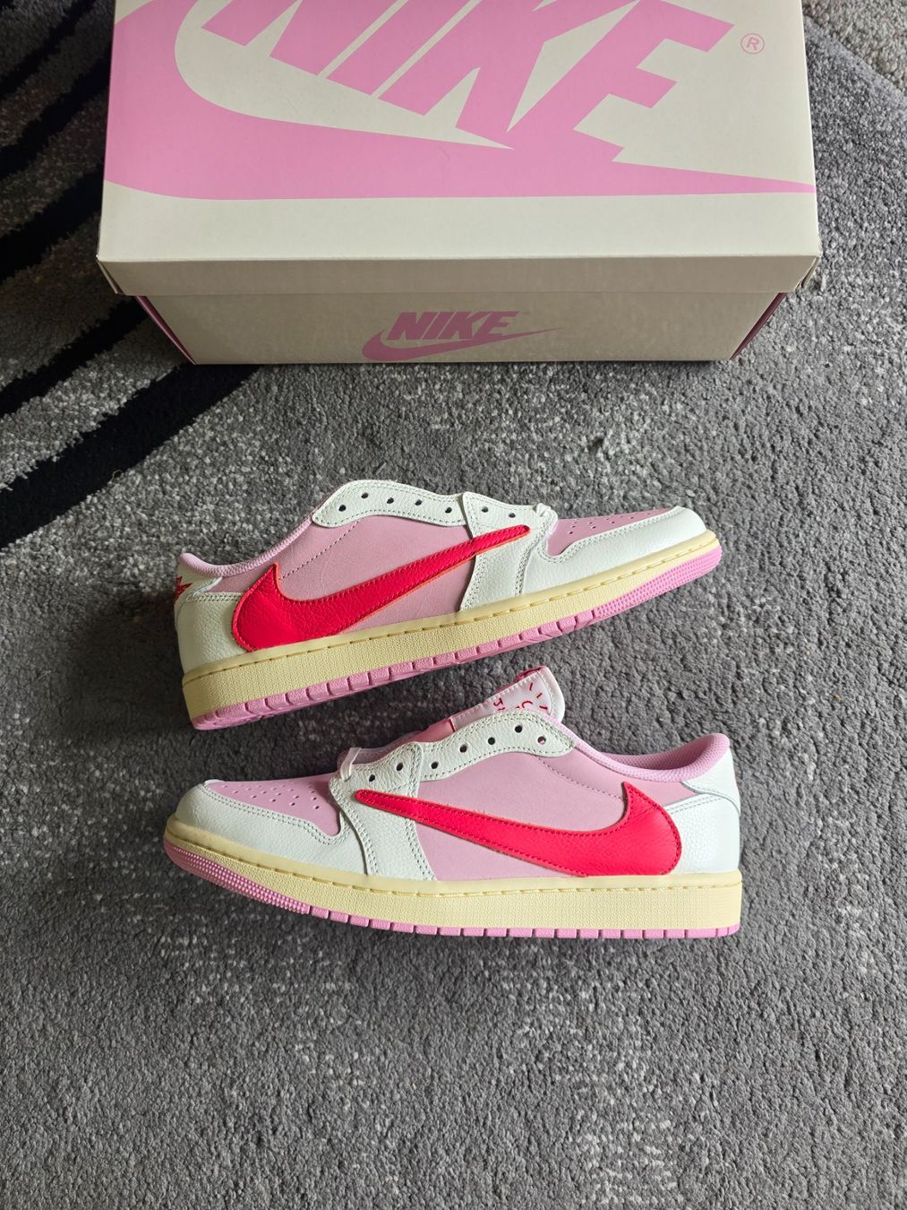 Scarpe da uomo: Jordan 1 low travis scott tropical pink – Nuovo e nell'imballaggio originale da Bôle venduto da A_Kickstory 1