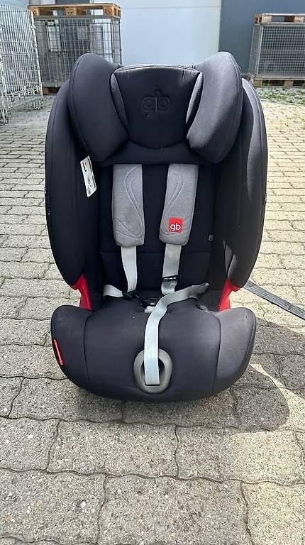 Auto-Kindersitze: Siège auto enfant Everna Fix  80 CHF par siège – Gebraucht aus Sion von yay_d8xc 2