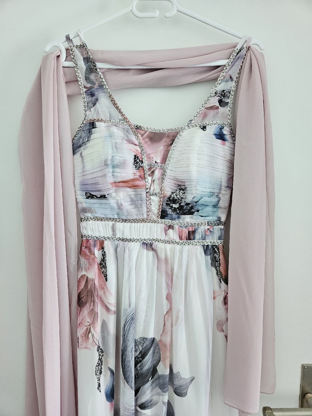 Vestiti: Bodenlanges Abendkleid – Nuovo (secondo la descrizione) da Elgg venduto da and_2x26