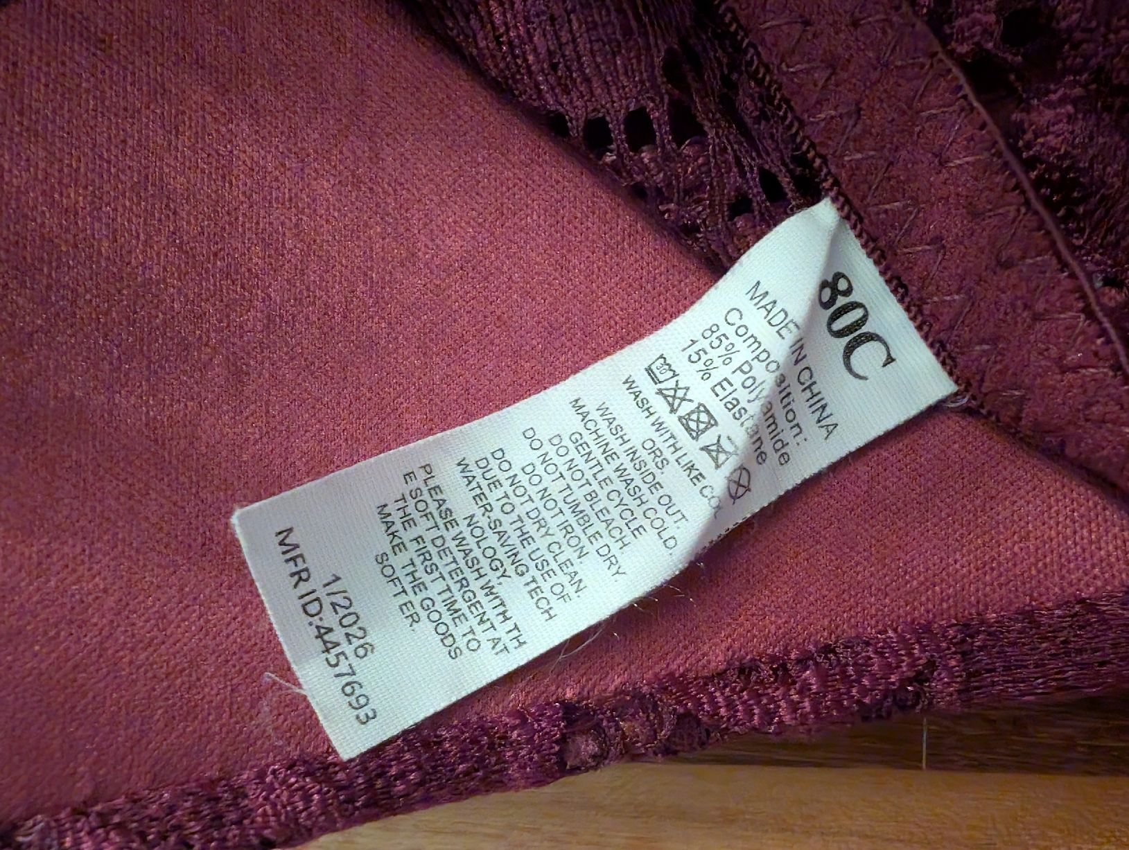 Autres dessous: Bordeaux Spitzen-BH 80C mit Frontverschluss – Neuf (Voir description) à Lufingen par Kappi90 3
