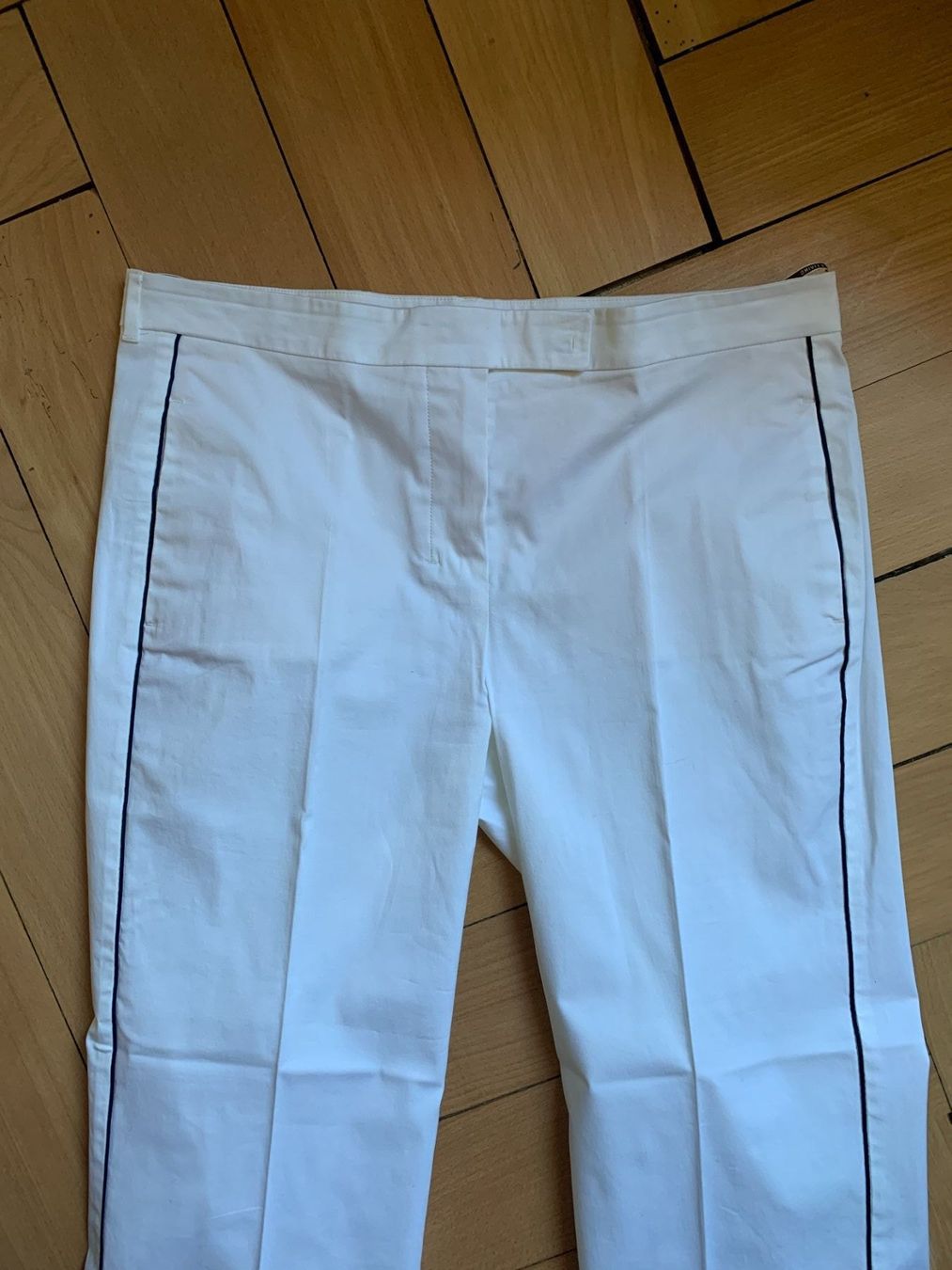 Max Mara Pantalons: MAX MARA - Hose weiss 42 – D'occasion à Zürich par Diazaio 1