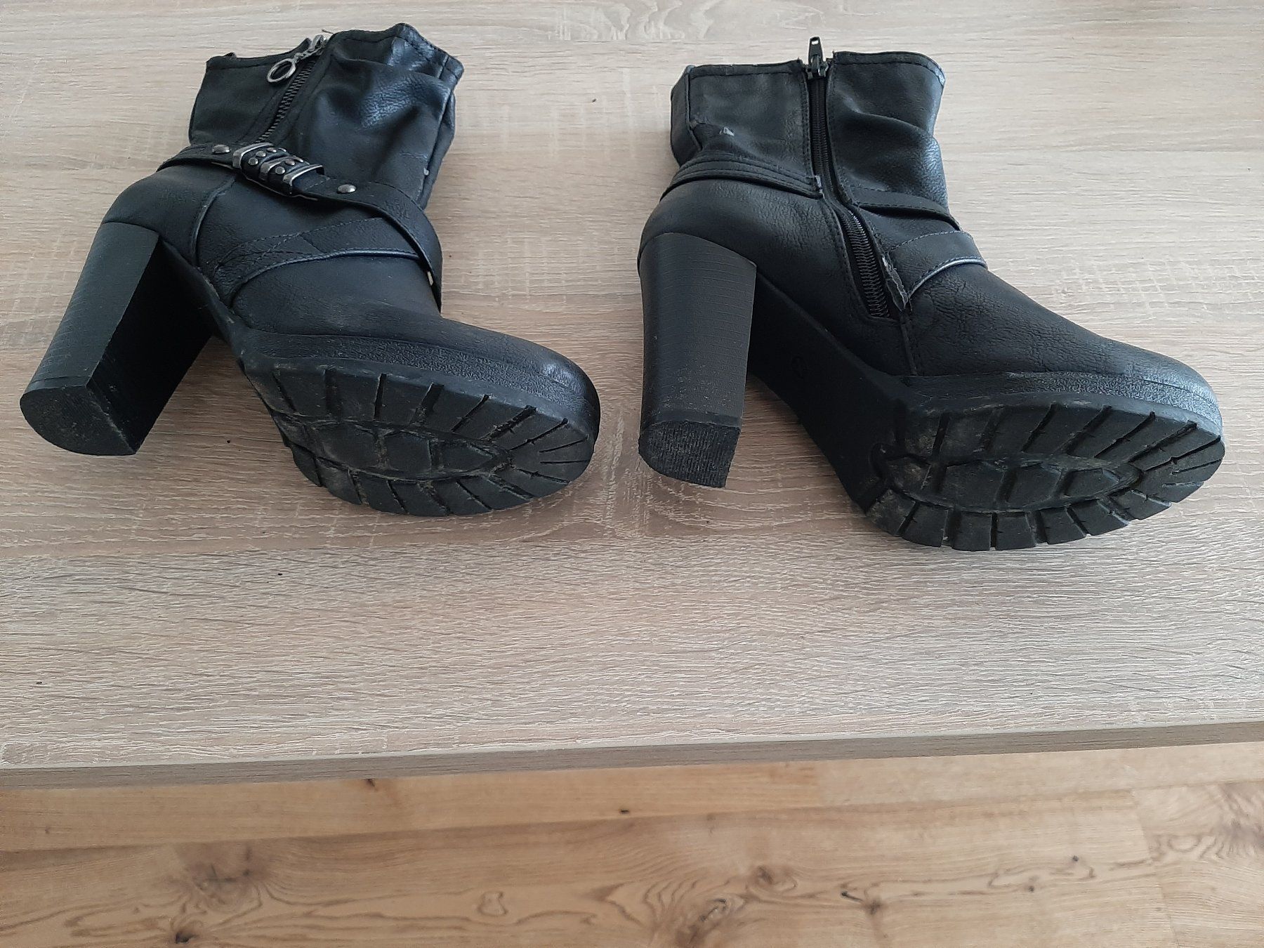 Graceland Scarpe da donna: Damenstiefelette Gr. 36/3 schwarz – Usato da Menziken venduto da Rien1 4