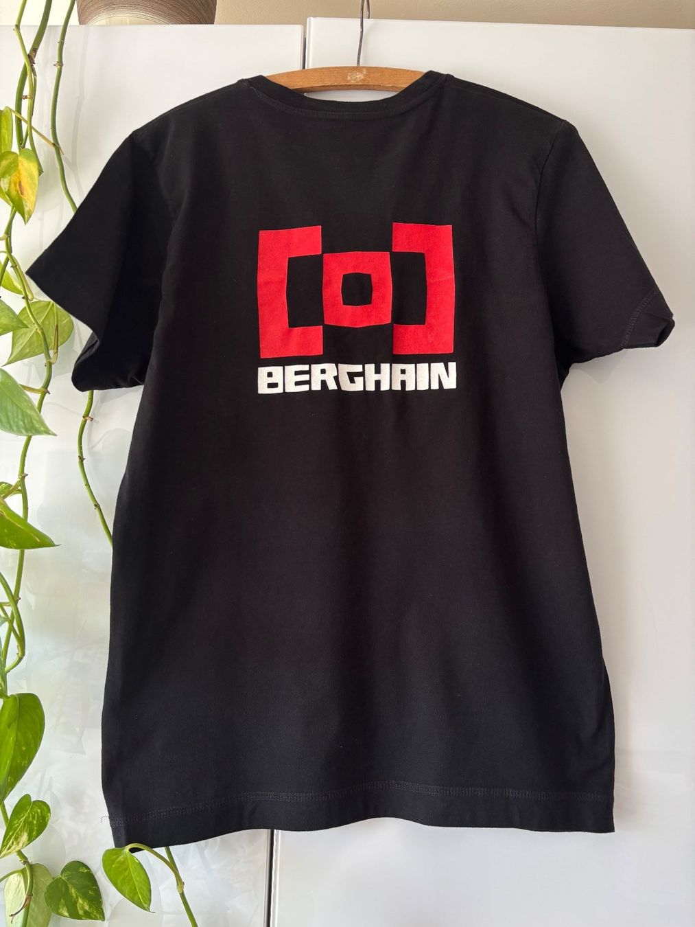 T-shirt: BERGHAIN Shirt Gr. S – Usato da Zürich venduto da missmodernage 3