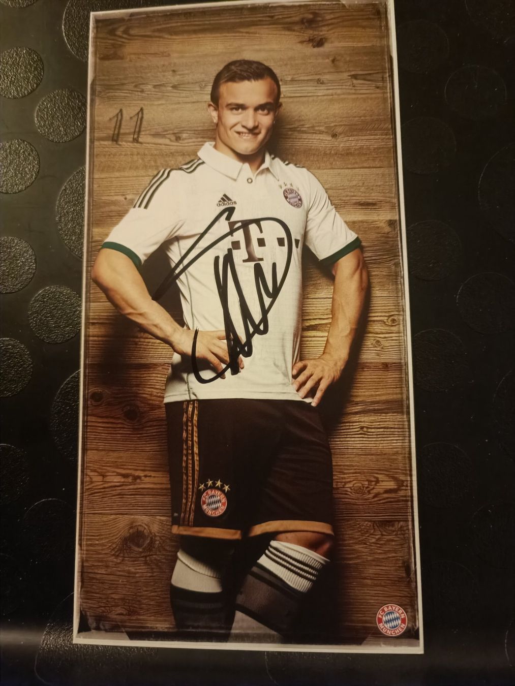 Autografi: Xherdan Shaqiri -  original Autogramm – Usato da Menziken venduto da Artographs