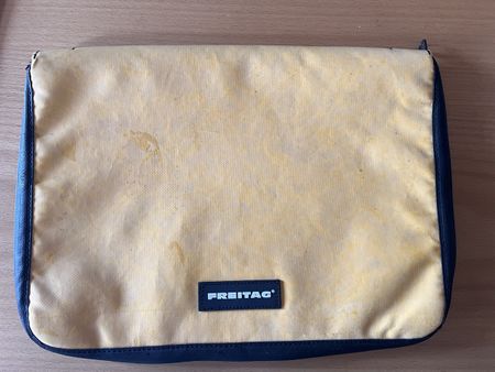 Freitag Laptop 13“ Hülle mit Reissverschluss 