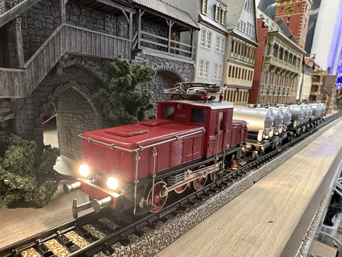 Märklin Modellini di ferrovie: Märklin 2874 DB BR E63 Behälterzug – Usato da Lupsingen venduto da New-Haven