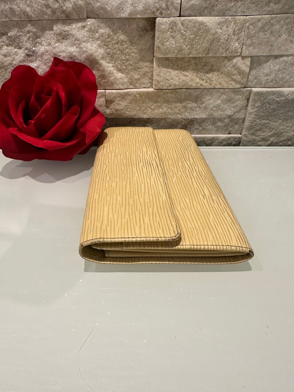 Louis Vuitton Portemonnaie: Louis Vuitton Long Wallet Epi - Nr. 843 – Gebraucht aus Hittnau von LuxAndMore 3