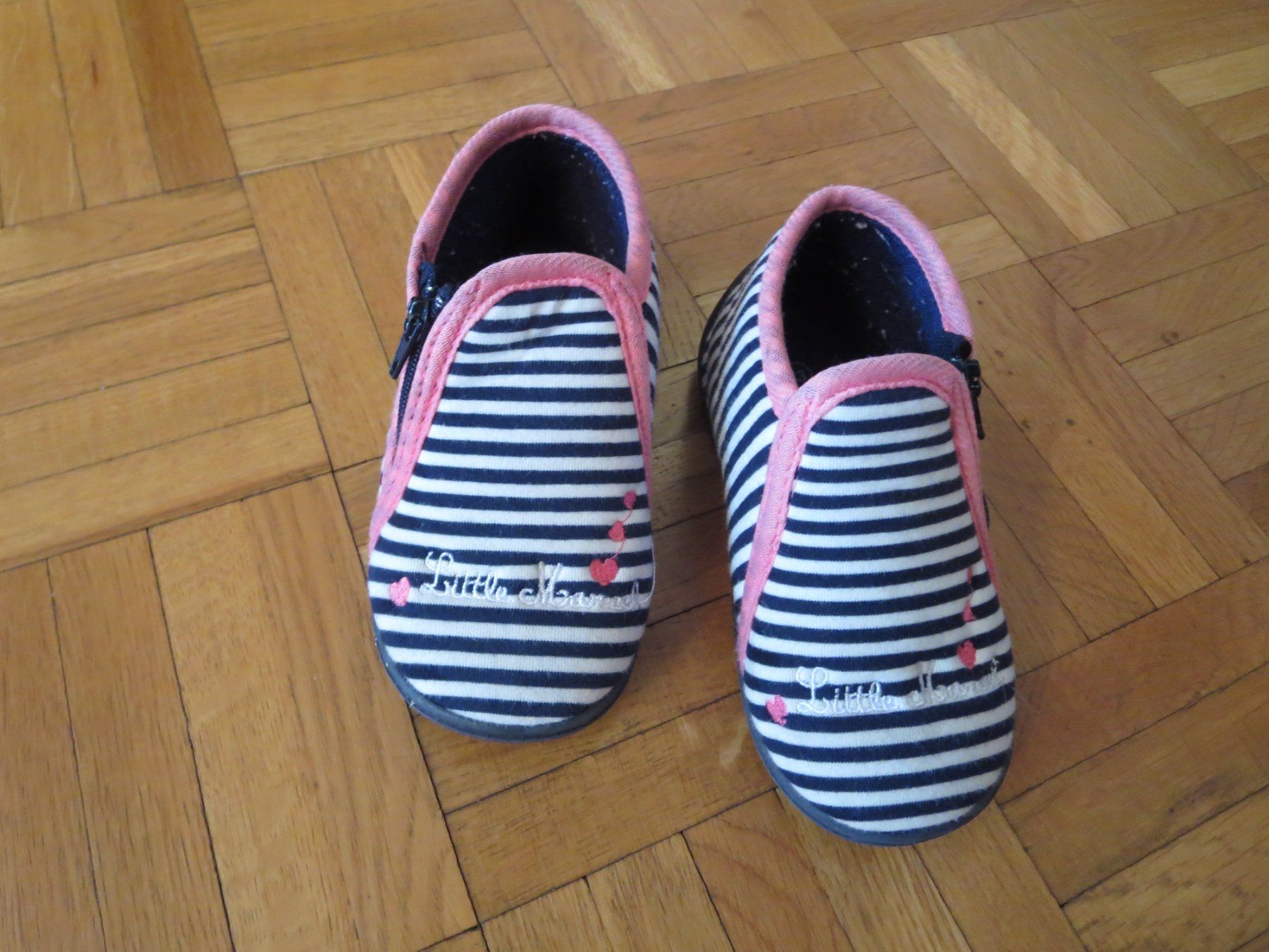 Schuhe für Mädchen: Kinder Gummi-Stiefeli /Hausschuhe /Gr. 23 – Gebraucht aus Wallisellen von Arvenstube 5