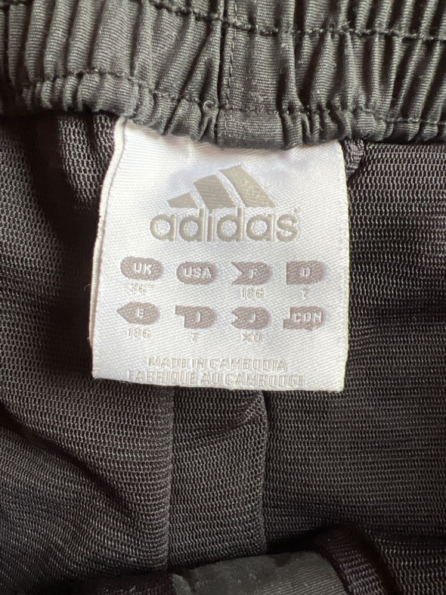 Adidas Pantaloni: Adidas Freizeithose, Schwarz, Top Zustand, Grösse ca. L – Usato da Wallisellen venduto da sarinavs 3