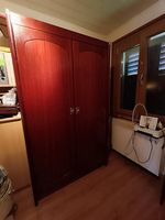 Armoire d'un ensemble de chambre à coucher