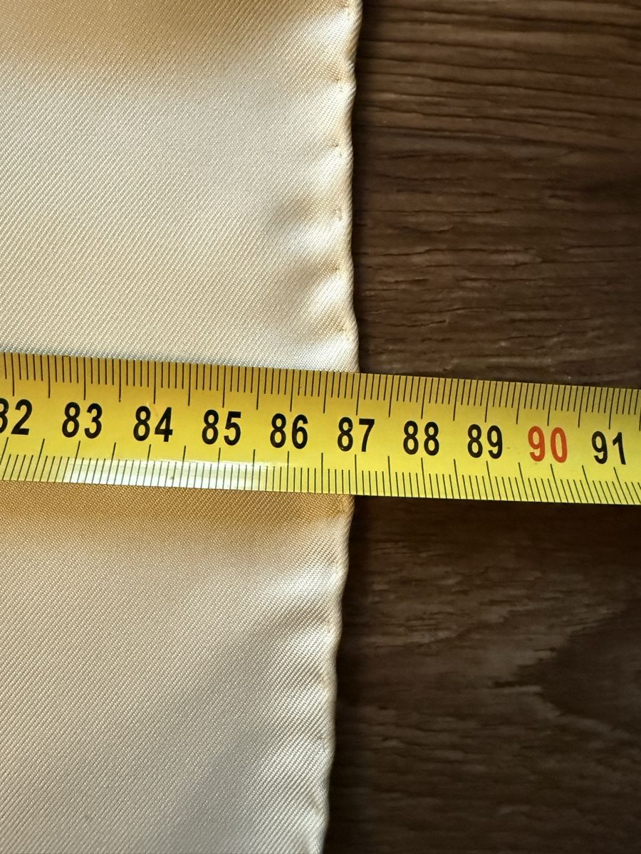 Salvatore Ferragamo Foulards, Tücher & Schals: Salvatore Ferragamo Seidentuch Blumenmuster, – Gebraucht aus Aarburg von Schatzaffe 8
