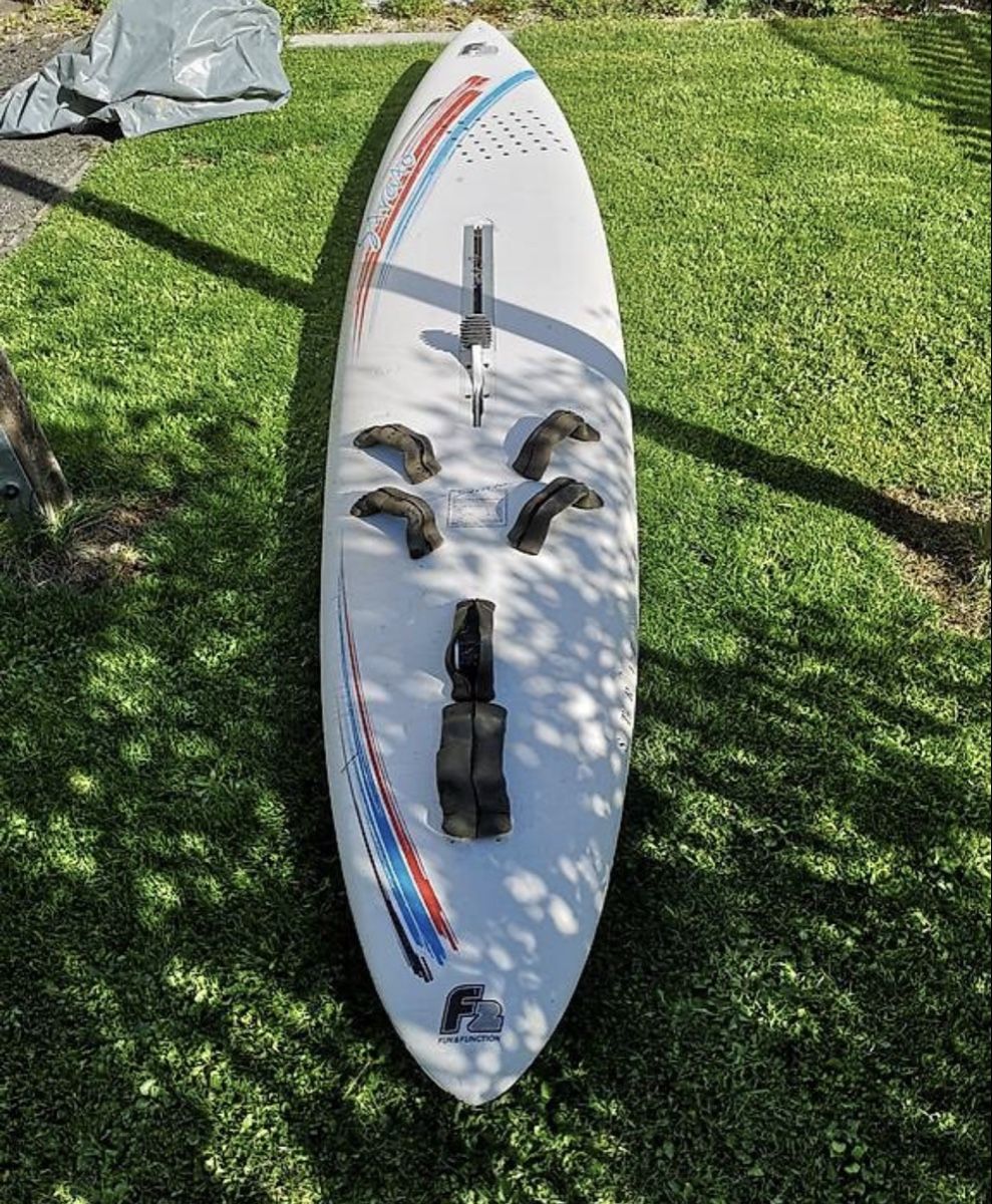 Tavole da surf e di nuoto: Windsurfboard F2 Race  L361cm B66cm – Usato da Heimenhausen venduto da Bufnof