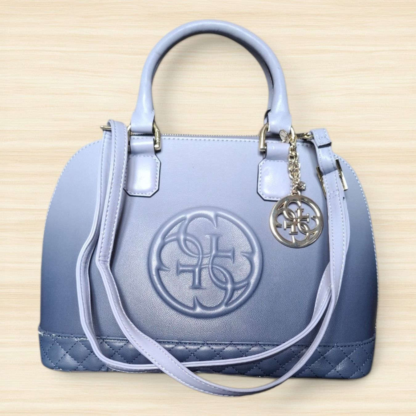 Guess Borse da donna: Guess Sac bleu dégradé – Usato da Le Locle venduto da Threads_CH 2