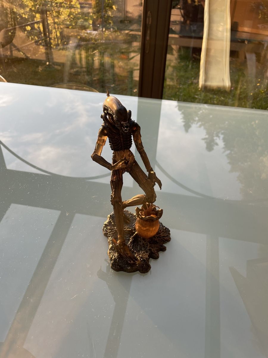 Statuette: Figurine alien  – Usato da Les Brenets venduto da serialdrink