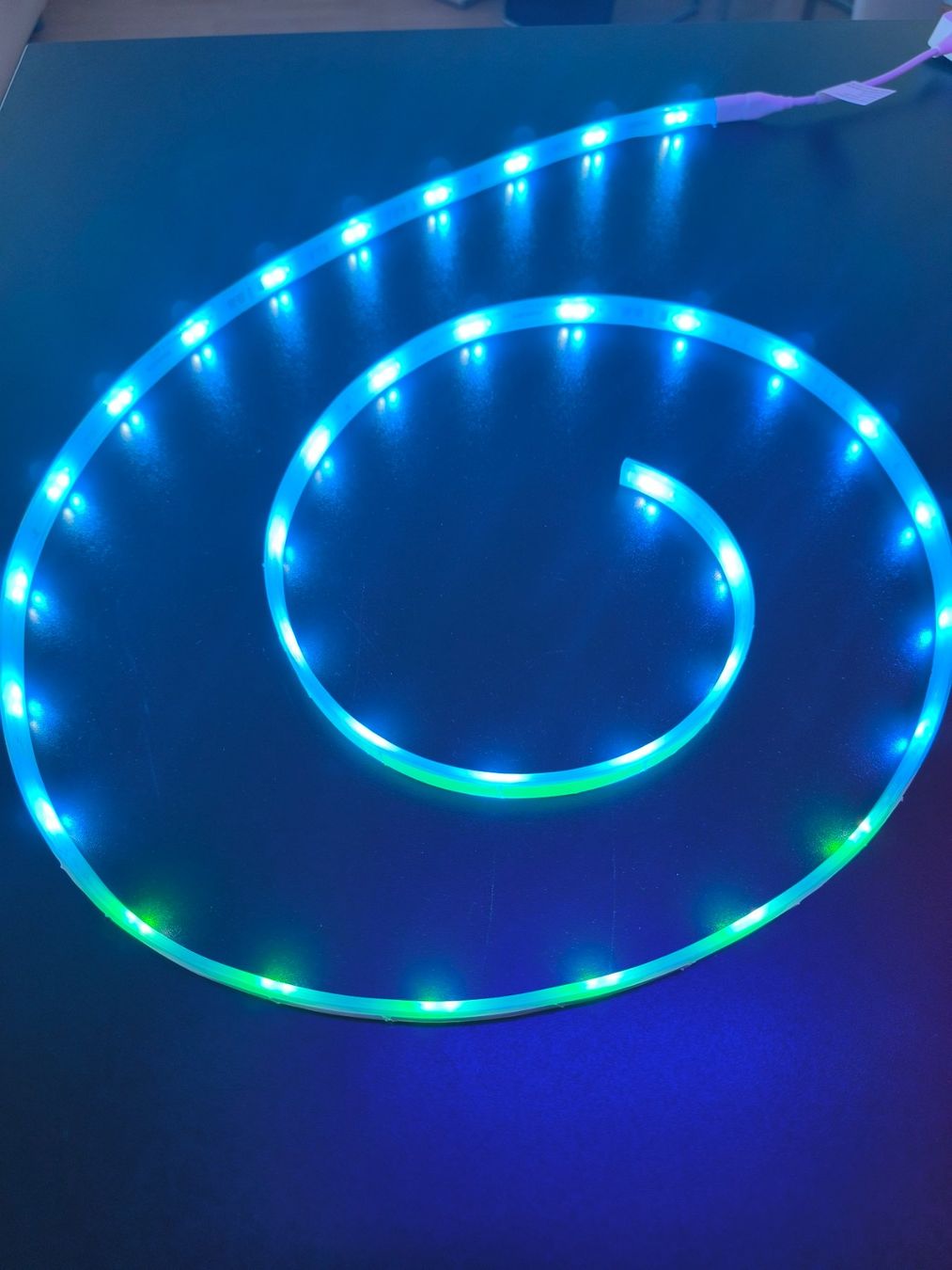 Philips Ghirlande e barre luminose: Philips Hue Lightstrip RGBW, 2 Meter... – Nuovo (secondo la descrizione) da Emmenbrücke venduto da sch_h5jk 5