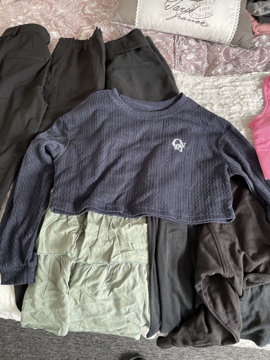 Lotti & Set di vestiti: Mädchen Kleiderpaket Grösse S – Usato da Niederuzwil venduto da Bachi73 3