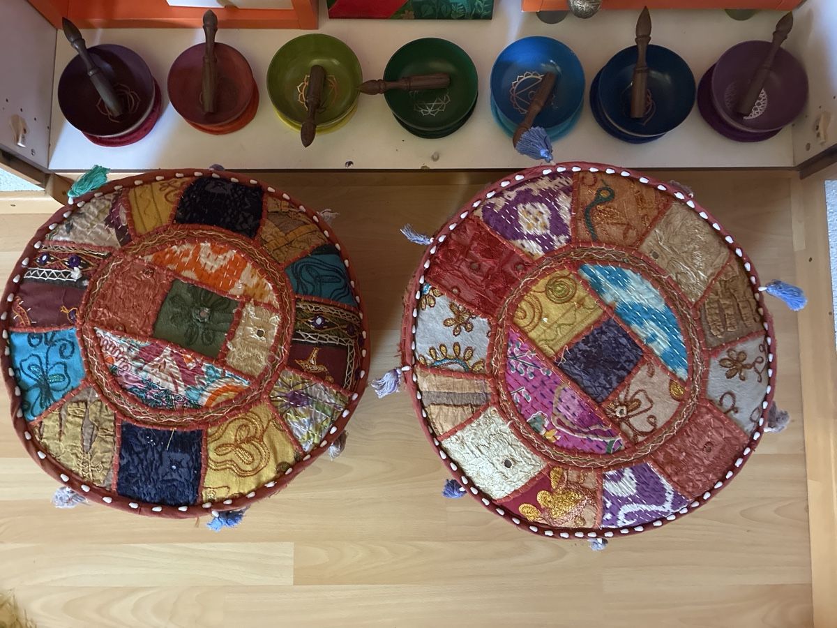 Hocker: 2 poufs ronds style patchwork  – Gebraucht aus Villars-sur-Glâne von Raemy_and_Co 1