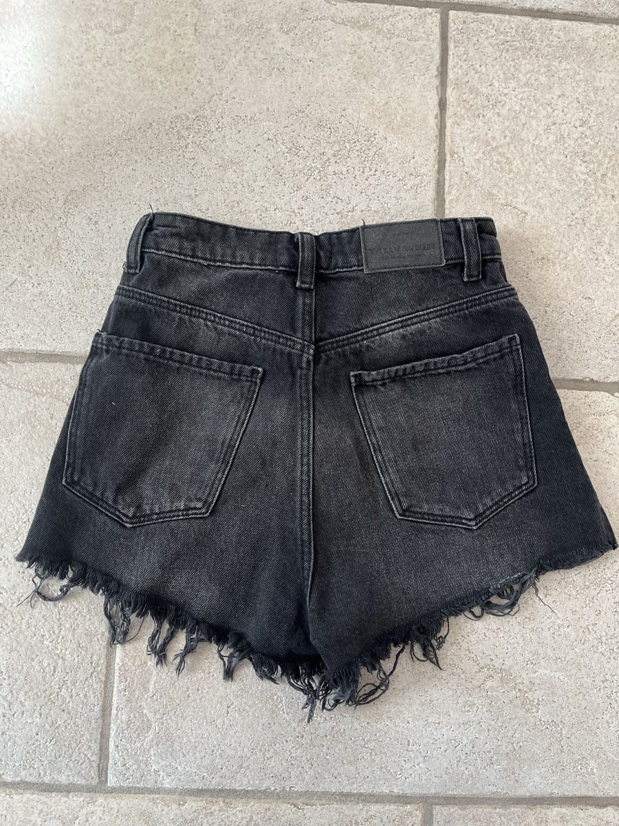 Tally Weijl Hosen: Shorts Tally Weijl – Gebraucht aus Ennetbaden von Ansano 1