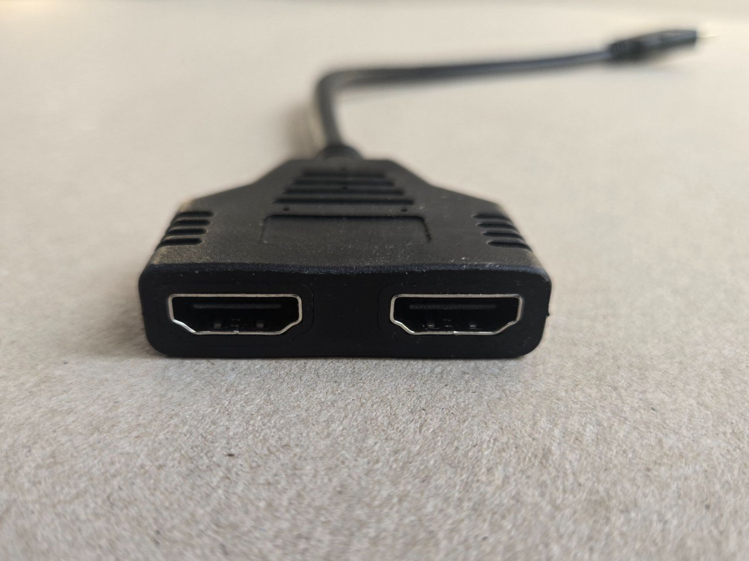 Cavi: HDMI Splitter 1 auf 2 HDMI Adapter Kabel Verteiler – Usato da Hunzenschwil venduto da Fluz