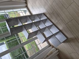 Stufenregal in Betonoptik grau 