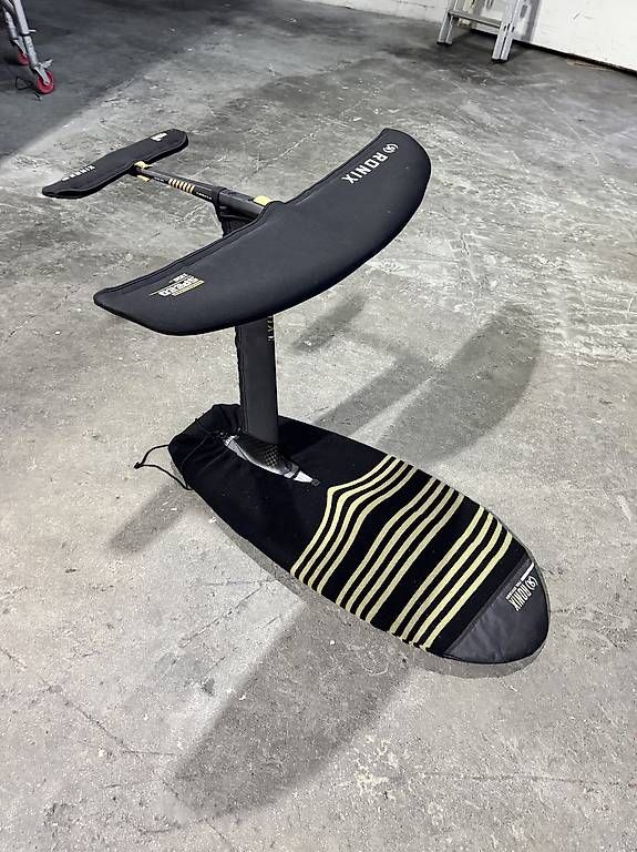 Ronix Tavole da surf e di nuoto: Wakefoil / Wakesurf Ronix Mod 84 Carbon – Usato da Ennetbürgen venduto da ausliebezumboot 4