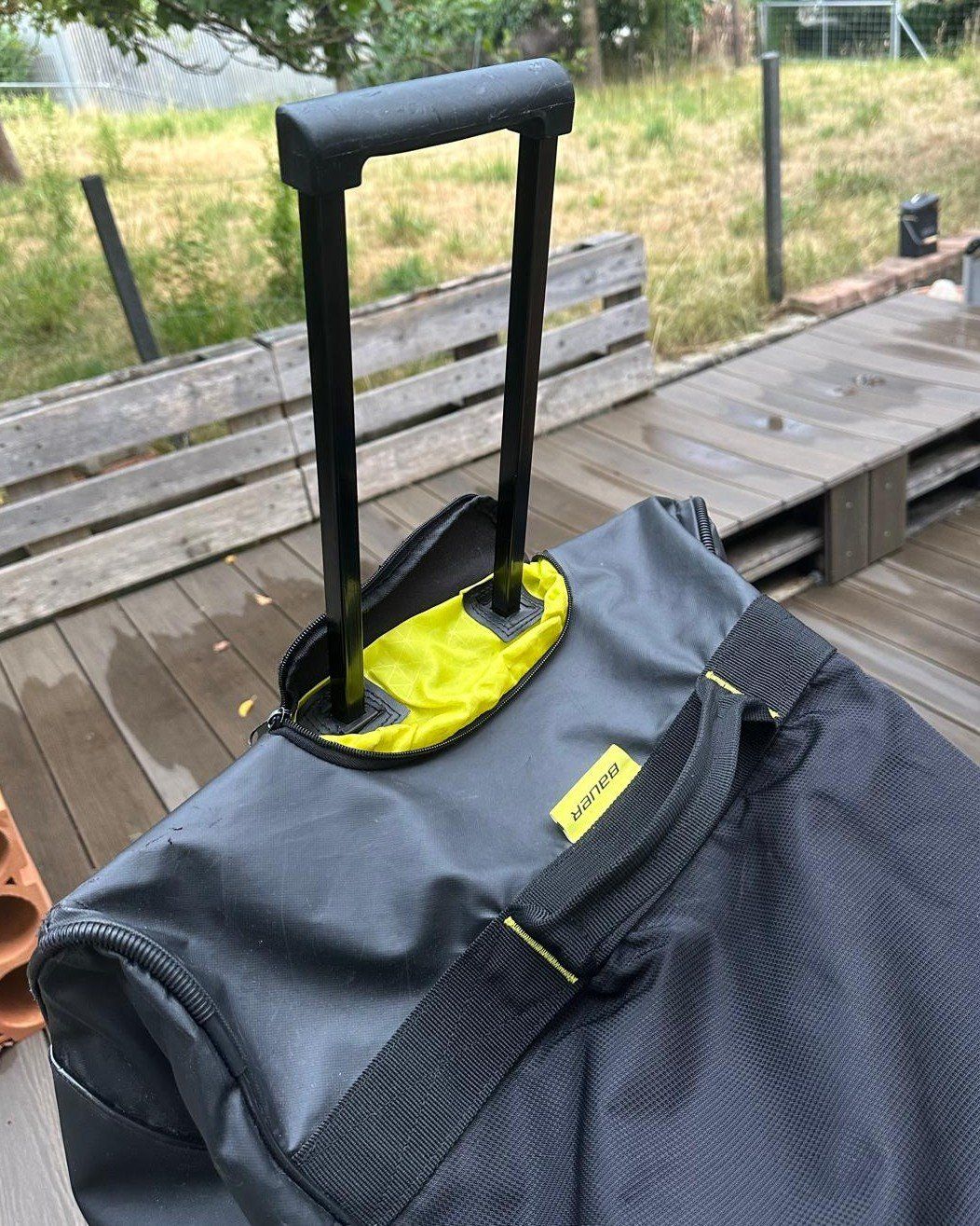 Bauer Taschen: BAUER Eishockeytasche mit Rollen SR – Gebraucht aus Langenthal von Steinadler129 3