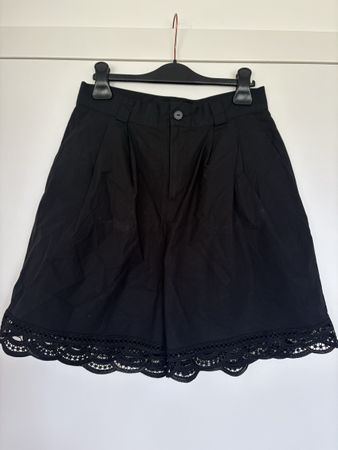 Short noir twinset 