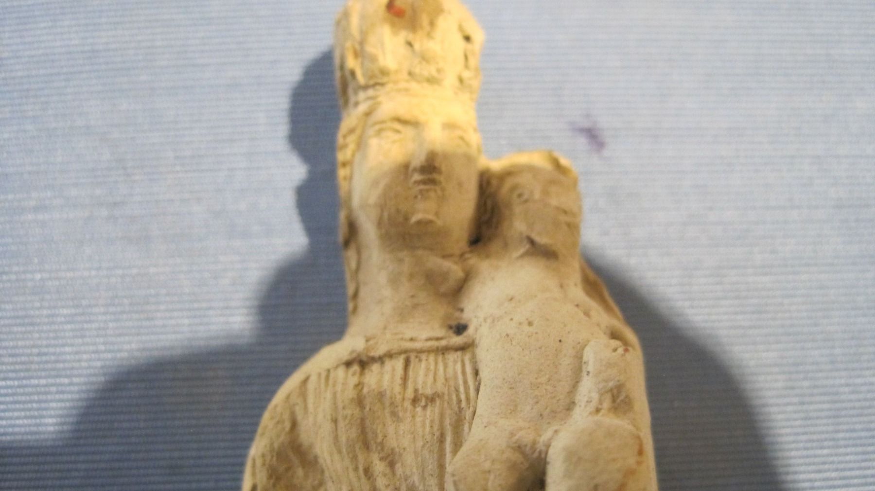 Skulpturen & Statuen: antike Madonna - Ton – Gebraucht aus Bischofszell von Joachim-115 1