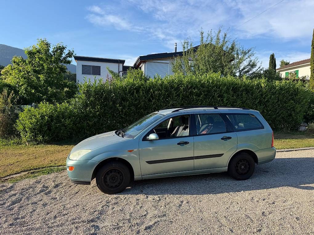 Autos: Ford Focus 1.6 16V expertisée  – D'occasion à Neuchâtel par ilonkae