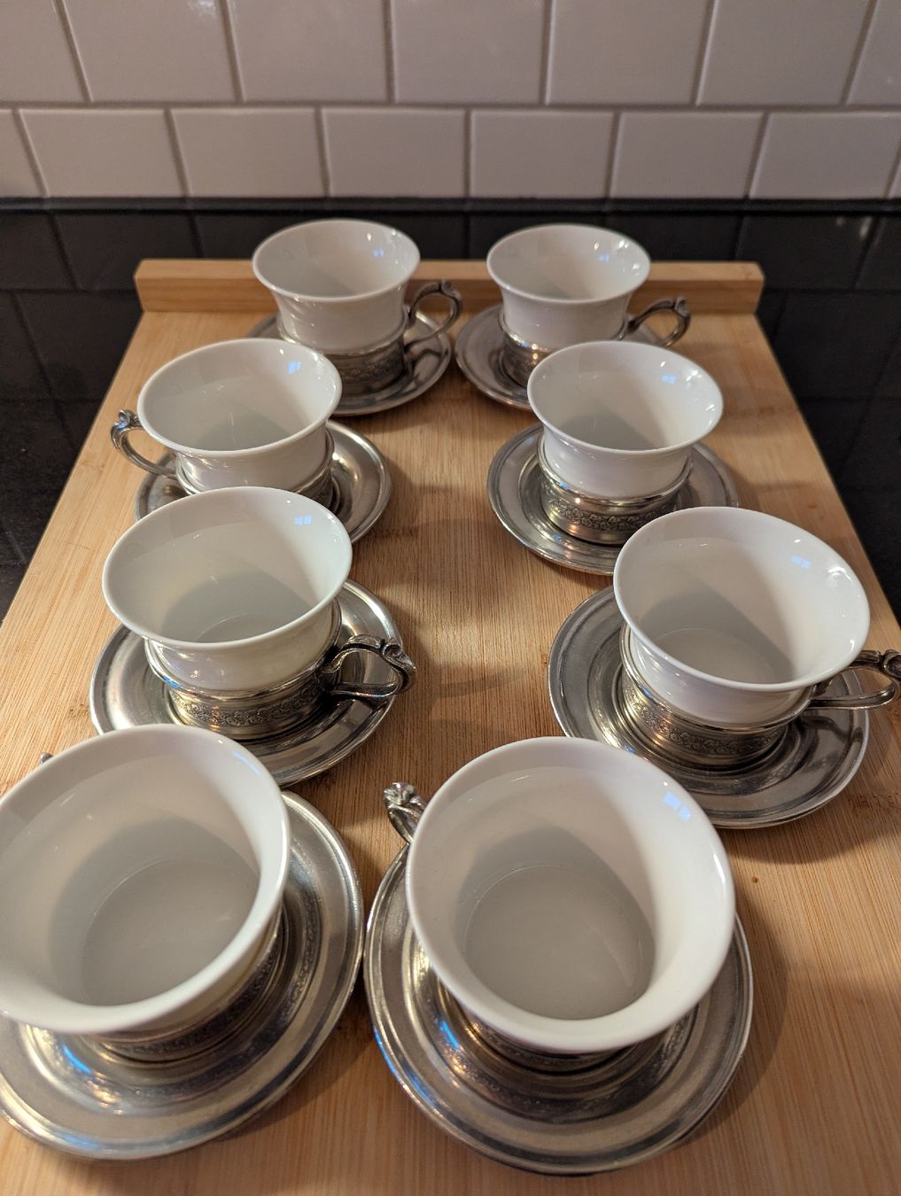 Tazze: Set mit 8 Kaffeetassen – Usato da Wallisellen venduto da Taurusit