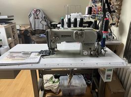 Bernina 217 Industrie-Nähmaschine & 220V Servomotor