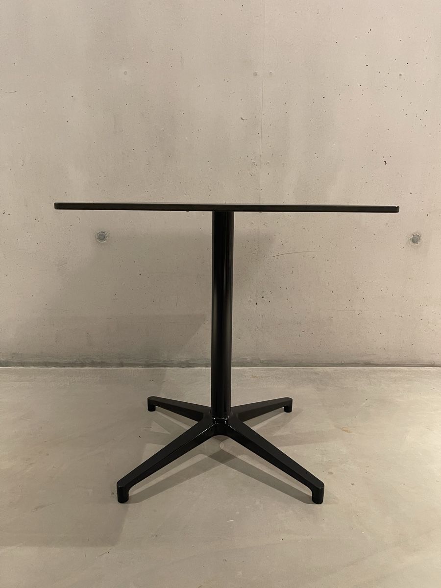 Vitra Tavoli: Vitra Bistro Table, Tisch, Ronan und Erwan Bouroullec – Usato da St. Gallen venduto da fundstaette 2