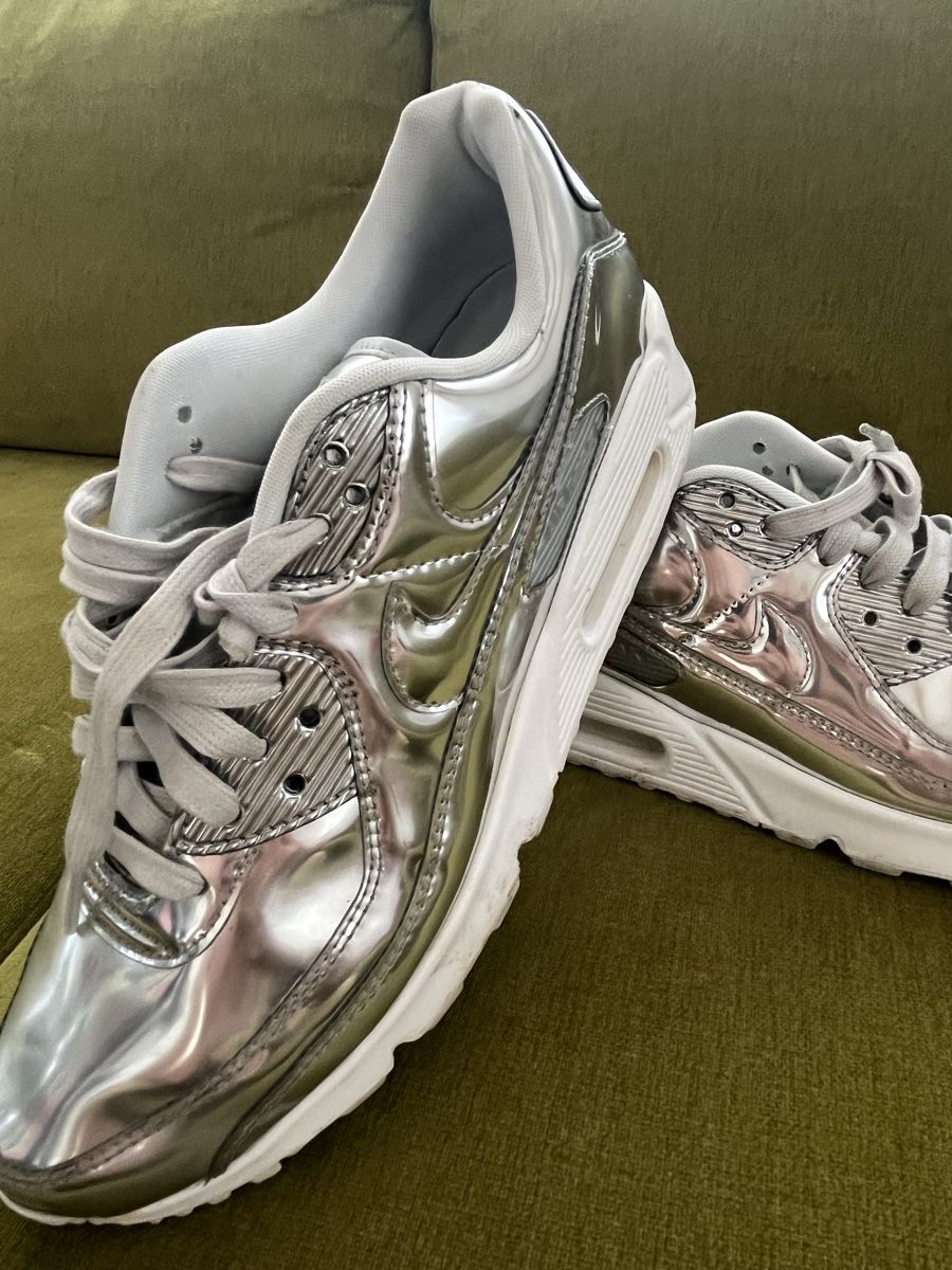 Scarpe da uomo: NIKE AIR MAX SILBER GLÄNZEND GR. 44 – Nuovo (secondo la descrizione) da Bern venduto da Tres_Calas43860 2