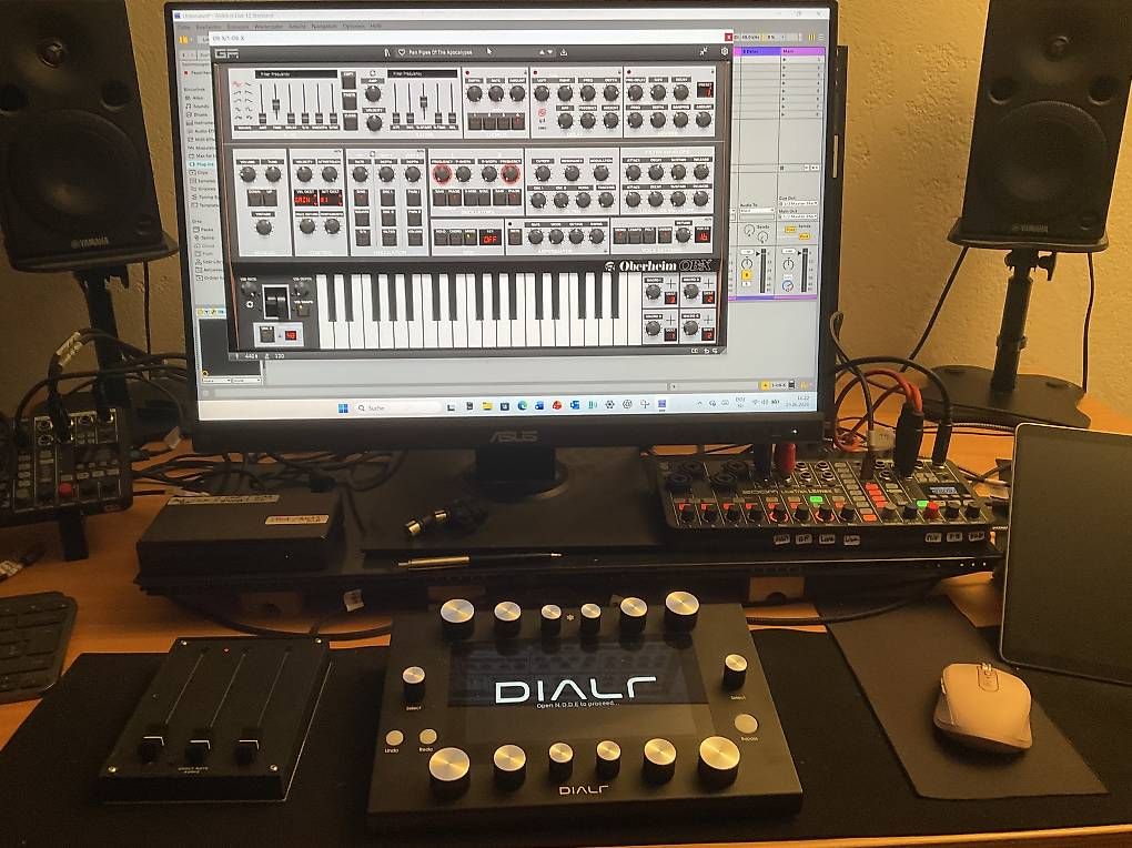 Instruments de musique: Dialr - MIDI-Controller mit KI gestütztem Auto-Mapping – D'occasion à Bremgarten b. Bern par metamaschine 2