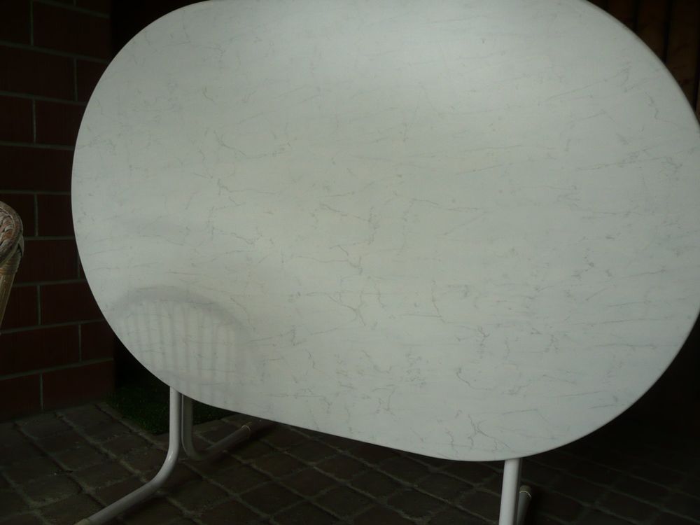 Ovaler Kunststoff Gartentisch, klappbar, 150x95cm, neuwertig Kaufen