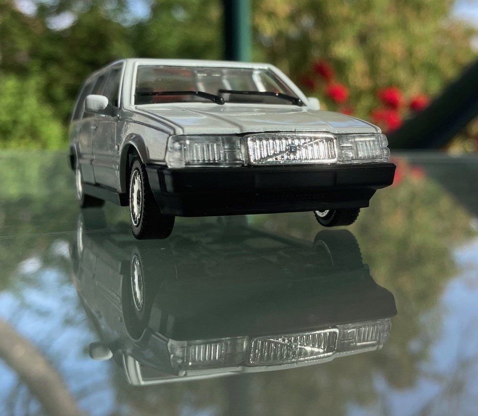 Polistil Modellautos: Volvo 760 GLE 1:43 – Neu und originalverpackt aus Wolfhausen von signat 2