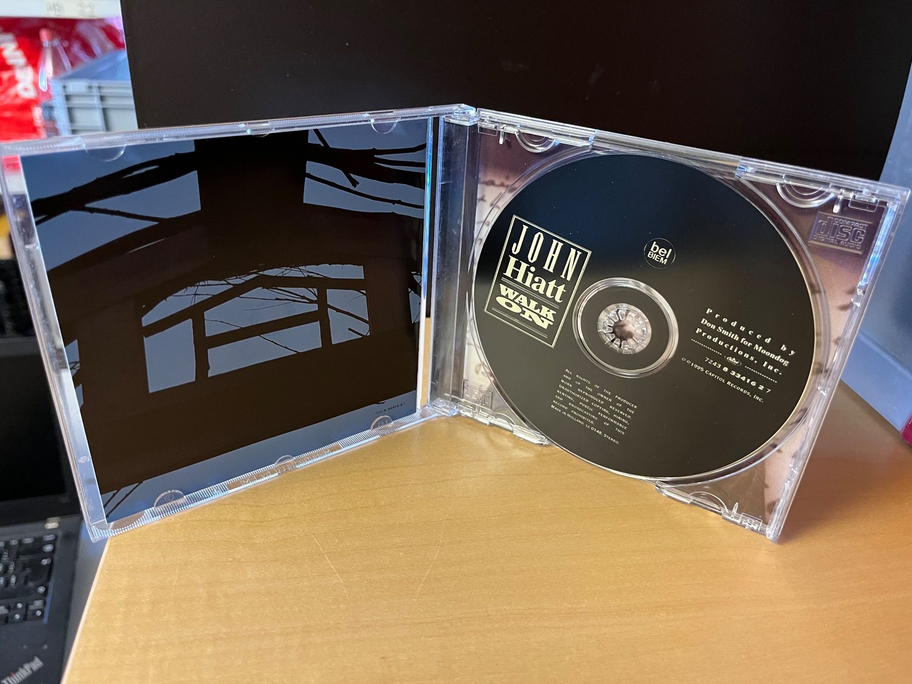 CD: John Hiatt - Walk On - HJ42B – Nuovo (secondo la descrizione) da Küsnacht ZH venduto da Jazztilldawn 2