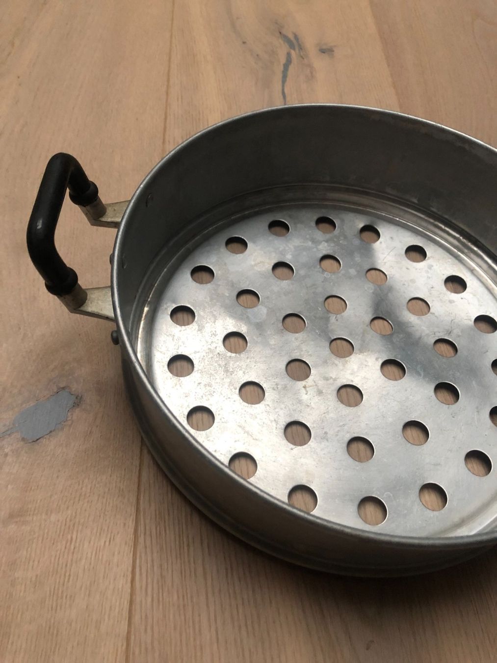 Küchengeräte: Altes  Abtropfsieb  Aluminium – Gebraucht aus Siebnen von Trans-Am 1
