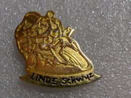 Ansteckpin 268: Linde Schwyz