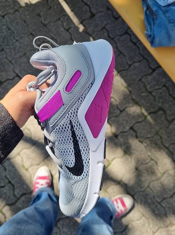 Scarpe da donna: Wenig getragene Nikes Grösse 38 – Nuovo e nell'imballaggio originale da Maisprach venduto da Mel050 3