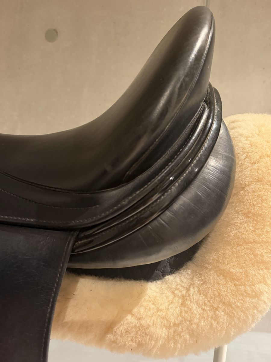Selles, accessoires: Erreplus Dressursattel – D'occasion à Einigen par Bern73 1