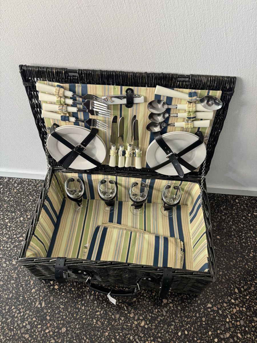 Altro per la casa: Picnic basket for 4 – Usato da Zürich venduto da gva_r9gs